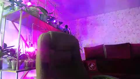 Lady Gloria online show from 12/20/25, 07:59