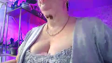 Lady Gloria online show from 01/12/26, 06:29