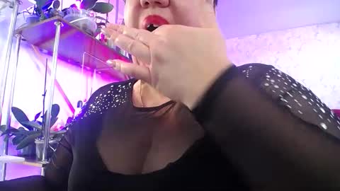 Lady Gloria online show from 03/07/26, 08:22