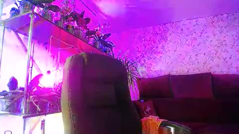 Lady Gloria online show from 04/15/26, 05:47