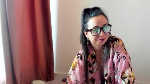 Snapshot of lady_lyanna chatting on 09/16/25, 02:07 Lady Lyanna online show from 09/16/25, 02:07