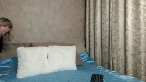 Snapshot of lady_milf_hot chatting on 07/16/26, 02:39 Sofi online show from 07/16/26, 02:39