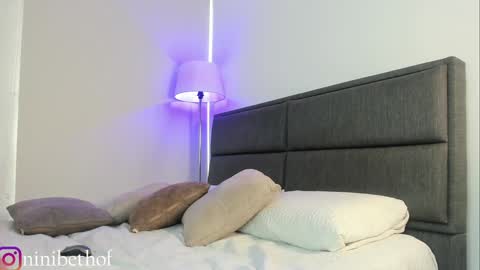    700  1300 -5 online show from 01/31/25, 01:02