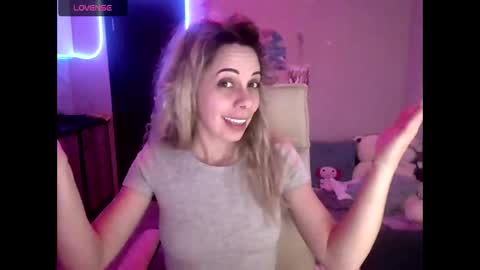 lady_smile69 online show from 02/02/26, 04:00