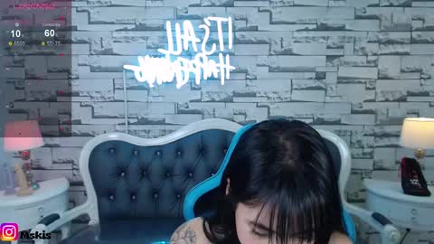 Snapshot of lady_violet_bridgerton_a chatting on 01/03/25, 01:05 Lady Violet Bridgerton online show from 01/03/25, 01:05