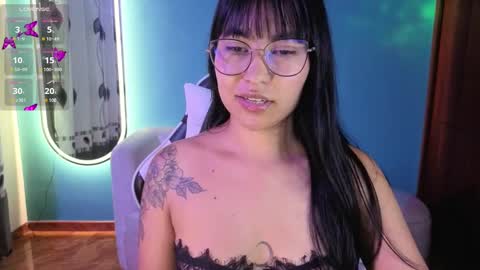 Snapshot of lady_violet_bridgerton_a chatting on 10/03/25, 10:51 Lady Violet Bridgerton online show from 10/03/25, 10:51