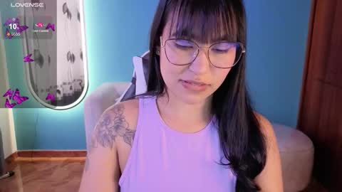 Snapshot of lady_violet_bridgerton_a chatting on 10/16/25, 07:37 Lady Violet Bridgerton online show from 10/16/25, 07:37