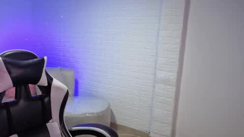 Snapshot of lady_violet_bridgerton_a chatting on 10/30/25, 07:58 Lady Violet Bridgerton online show from 10/30/25, 07:58