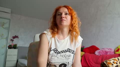 Snapshot of ladybigsmile chatting on 05/26/26, 07:04 Sima Ladybigsmile online show from 05/26/26, 07:04