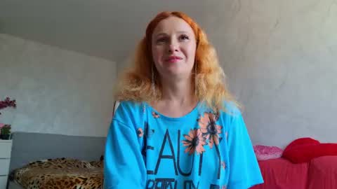 Snapshot of ladybigsmile chatting on 06/08/26, 06:47 Sima Ladybigsmile online show from 06/08/26, 06:47