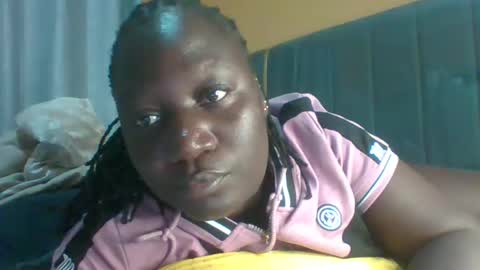 lindah32 online show from 11/23/25, 10:42