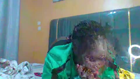 Snapshot of ladyblossoms19 chatting on 06/27/26, 09:42 lindah32 online show from 06/27/26, 09:42