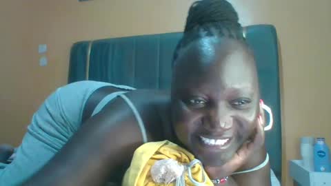 Snapshot of ladyblossoms19 chatting on 07/15/26, 08:58 lindah32 online show from 07/15/26, 08:58