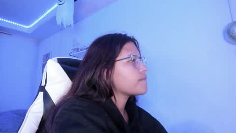 Snapshot of ladybrown_16 chatting on 10/23/25, 02:44 Lady online show from 10/23/25, 02:44