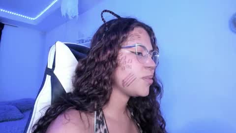 Snapshot of ladybrown_16 chatting on 10/24/25, 03:58 Lady online show from 10/24/25, 03:58