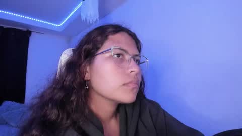 Snapshot of ladybrown_16 chatting on 10/31/25, 06:25 Lady online show from 10/31/25, 06:25