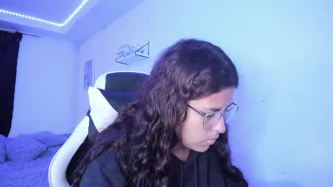 Snapshot of ladybrown_16 chatting on 11/05/25, 02:00 Lady online show from 11/05/25, 02:00