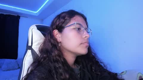 Snapshot of ladybrown_16 chatting on 11/16/25, 02:50 Lady online show from 11/16/25, 02:50