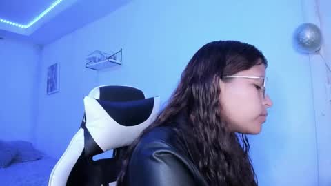 Snapshot of ladybrown_16 chatting on 11/18/25, 02:06 Lady online show from 11/18/25, 02:06