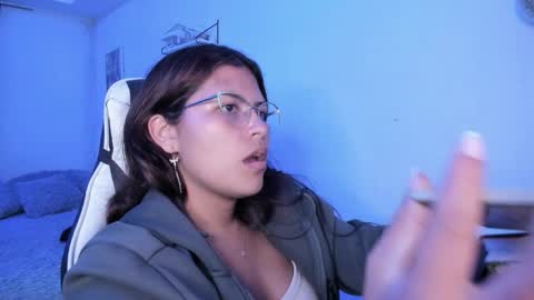 Snapshot of ladybrown_16 chatting on 11/19/25, 12:32 Lady online show from 11/19/25, 12:32