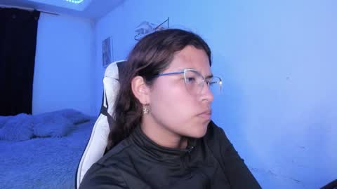 Snapshot of ladybrown_16 chatting on 11/30/25, 03:21 Lady online show from 11/30/25, 03:21