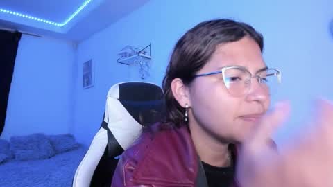 Snapshot of ladybrown_16 chatting on 12/17/25, 03:56 Lady online show from 12/17/25, 03:56