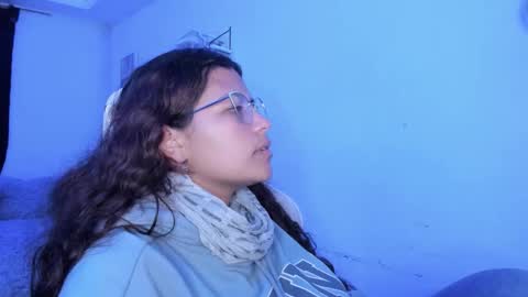 Snapshot of ladybrown_16 chatting on 12/19/25, 05:14 Lady online show from 12/19/25, 05:14