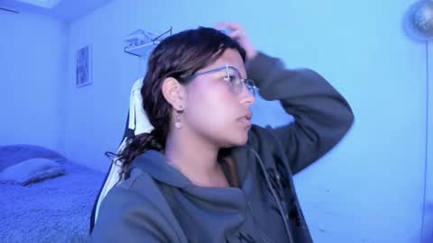 Snapshot of ladybrown_16 chatting on 12/20/25, 02:40 Lady online show from 12/20/25, 02:40