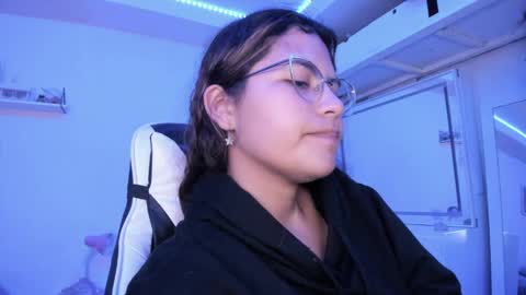  Lady  online show from 04/30/26, 04:30
