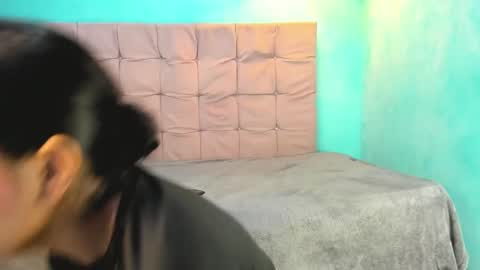 Snapshot of ladyclaudia1 chatting on 01/03/25, 12:43 Katalina y adrian online show from 01/03/25, 12:43