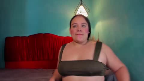 Snapshot of ladyclaudia1 chatting on 02/11/25, 07:27 Katalina y adrian online show from 02/11/25, 07:27