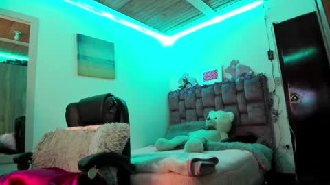 leidy daniela online show from 12/15/24, 08:08