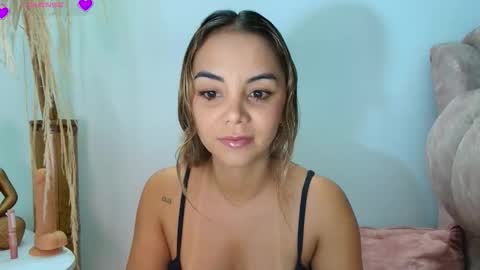 Hello im lady nice to meet you  online show from 11/28/25, 06:32