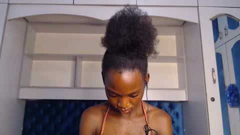 Snapshot of ladydiva69 chatting on 02/24/25, 08:17 ladydiva69 online show from 02/24/25, 08:17