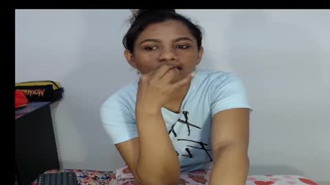 lady online show from 12/16/25, 04:45