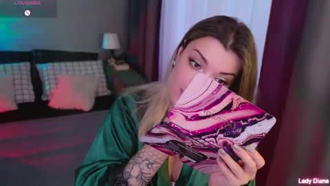 ladylancaster online show from 11/23/25, 12:38