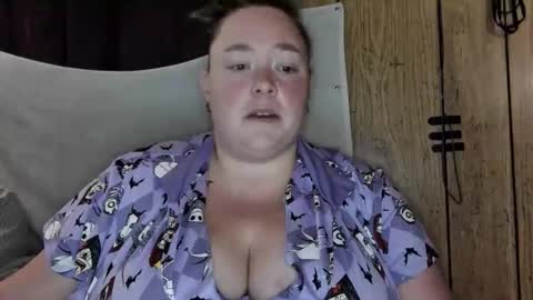 Snapshot of ladylynn13 chatting on 11/11/25, 10:32 LadyLynn13 online show from 11/11/25, 10:32