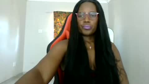 Malaika online show from 07/14/26, 11:49