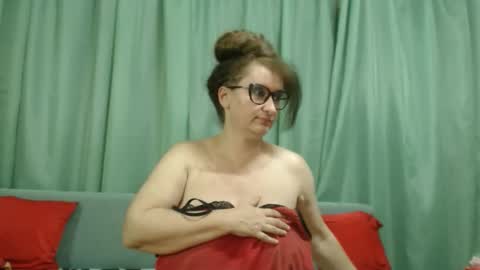 Snapshot of ladynicolehot333 chatting on 06/03/26, 02:33 Nicole online show from 06/03/26, 02:33