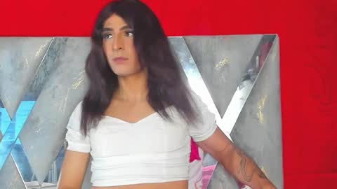 Snapshot of ladys_horny chatting on 10/24/25, 06:37 Camila y Ashley online show from 10/24/25, 06:37