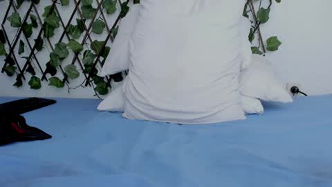 Snapshot of ladysexy_hot19 chatting on 12/22/24, 03:00 Ladysexy hot19  online show from 12/22/24, 03:00
