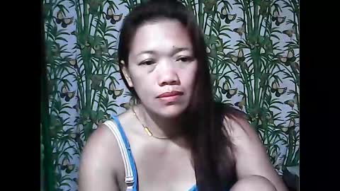 Snapshot of ladysweet4u69 chatting on 04/21/26, 05:39 ladysweet4u69 online show from 04/21/26, 05:39