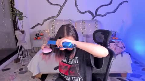 Lady  online show from 10/29/25, 04:59