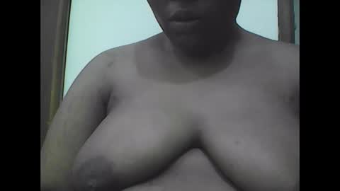 Snapshot of ladyviviana2 chatting on 11/17/25, 09:48 Vivy online show from 11/17/25, 09:48