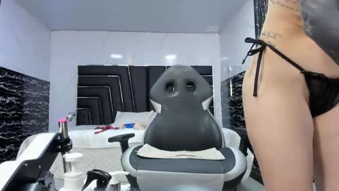 Snapshot of ladyy_scarlett chatting on 01/18/26, 03:32 Ladyy Scarlett online show from 01/18/26, 03:32