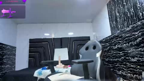 Ladyy Scarlett online show from 04/18/26, 02:48