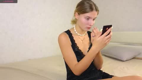 Lilia online show from 09/22/25, 07:32