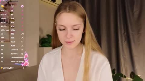 Snapshot of lafeti chatting on 11/27/25, 06:15 Lilia online show from 11/27/25, 06:15