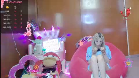 Snapshot of laflakita21 chatting on 06/19/26, 01:10 Skinnygirl online show from 06/19/26, 01:10