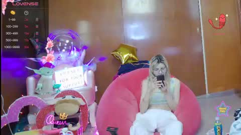 Snapshot of laflakita21 chatting on 07/22/26, 12:35 Skinnygirl online show from 07/22/26, 12:35